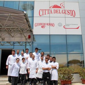 La chef durante il corso professionale alla Città del gusto del Gambero Rosso